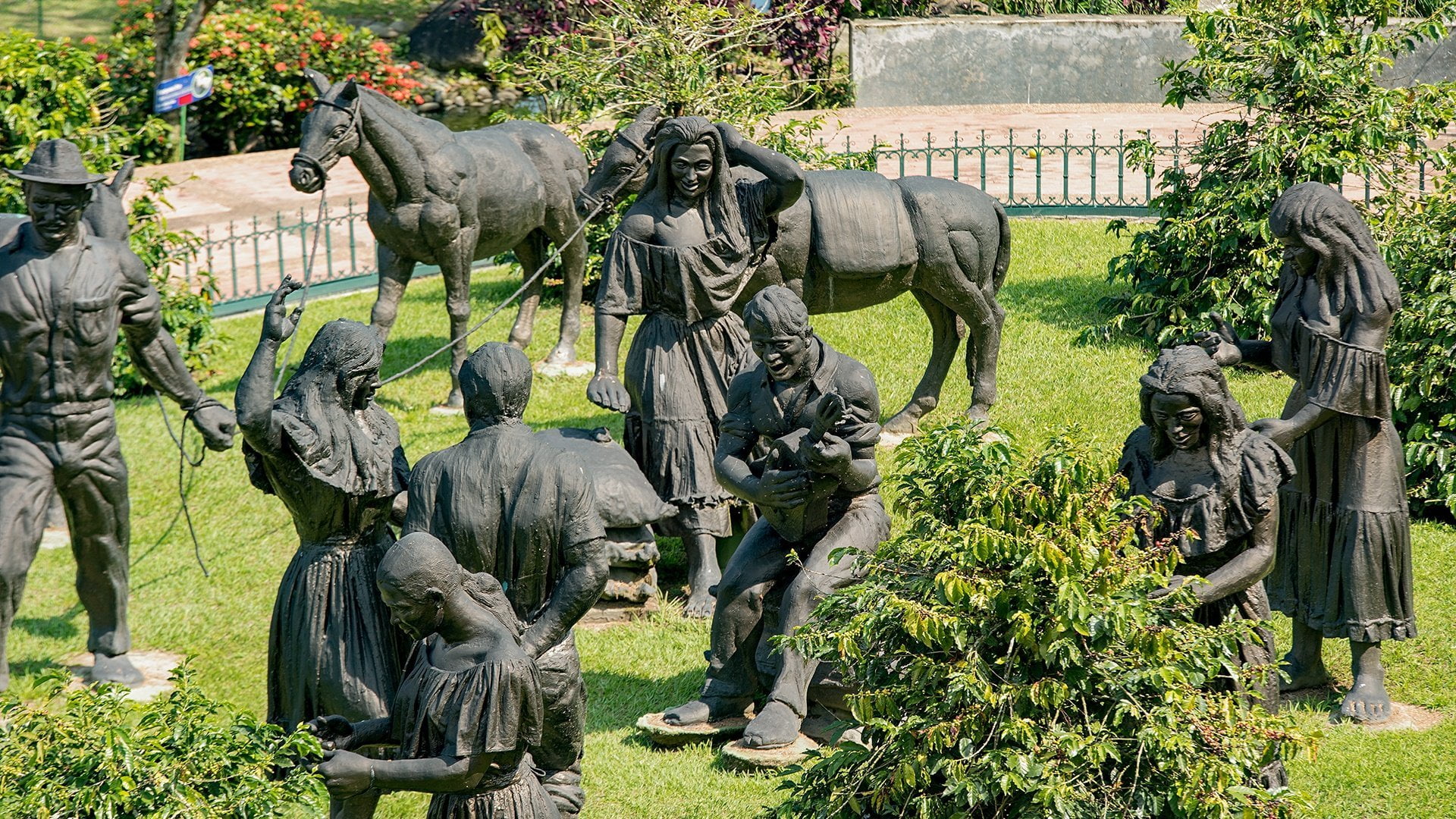 Monumento a la Cosecha Parque del Café Quindío Colombia